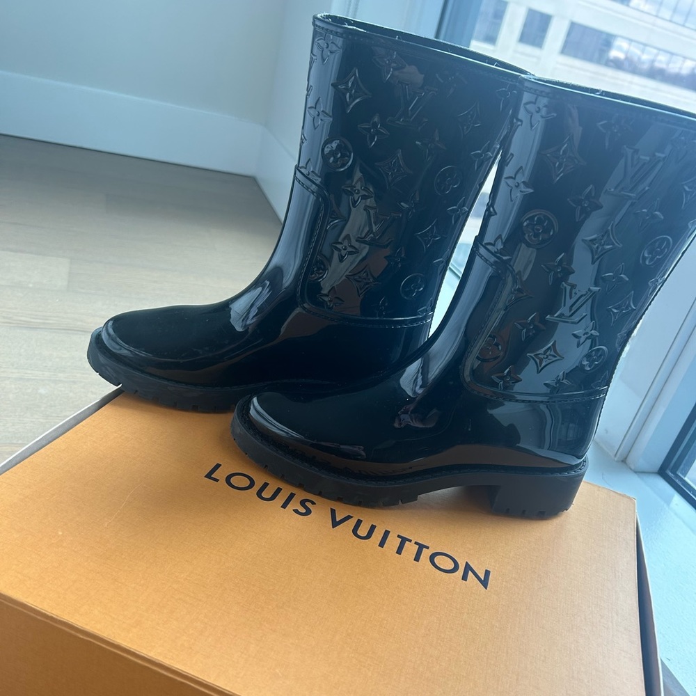 Louis Vuitton Drops Flat Half Boot